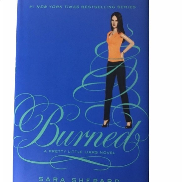 Pretty Little Liars - 2 Hardcover Books SOLD - Picture 1 of 4